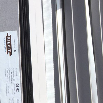 Rubber, het geheim van kou- en tochtwerende houten kozijnen.