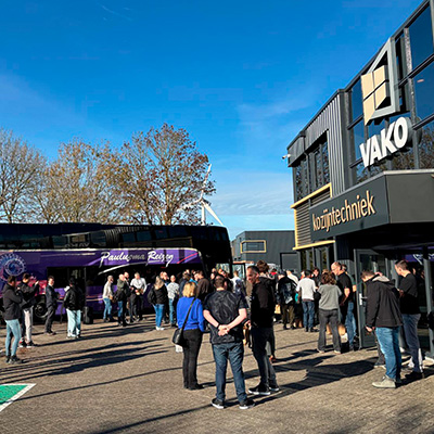 Kozijnmakers Groep on Tour met dubbeldekker